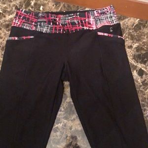 Vogo athletica Capri pants with two side pockets